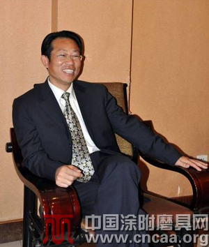 廣東梅州南宇砂輪有限公司董事長羅玉文 廣東梅州<a href='/news/search/key/%25E5%258D%2597%25E5%25AE%2587%25E7%25A0%2582%25E8%25BD%25AE.html' target='_blank'>南宇砂輪</a>有限公司董事長羅玉文