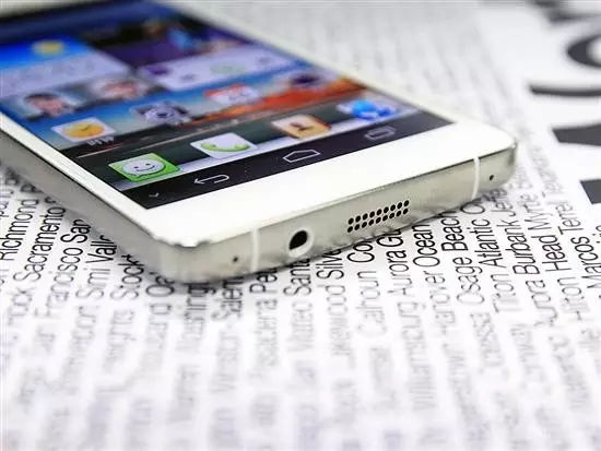 怎么回事？iPhone8手機(jī)殼或?qū)⒅鼗貍鹘y(tǒng)材料，不銹鋼替代鋁合金