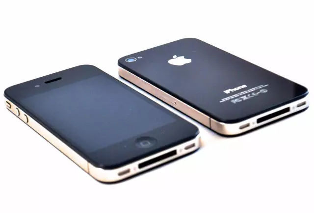 怎么回事？iPhone8手機(jī)殼或?qū)⒅鼗貍鹘y(tǒng)材料，不銹鋼替代鋁合金