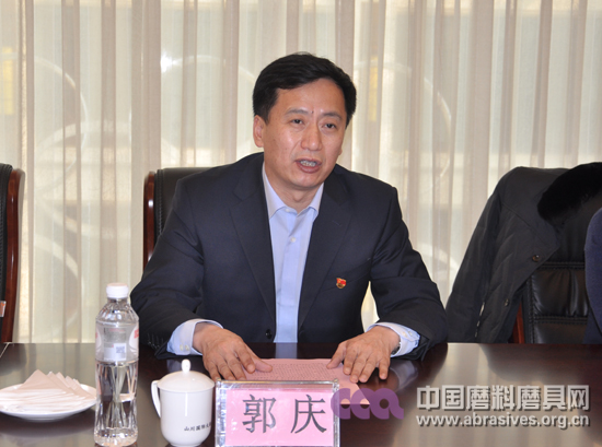 淄博金龍磨料、河南工業(yè)大學(xué)、中國機(jī)床工具工業(yè)協(xié)會磨料磨具分會簽署“產(chǎn)、學(xué)、研”合作協(xié)議
