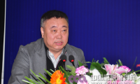 新大新材董事長(zhǎng)孫毅在2013秋季磨料磨具行業(yè)大會(huì)上的致辭