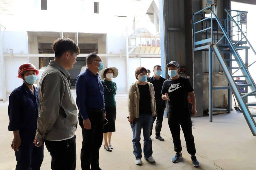 三門峽市環(huán)境攻堅辦調研幫扶陜州區(qū)涉氣企業(yè)提標改造和臭氧治理 