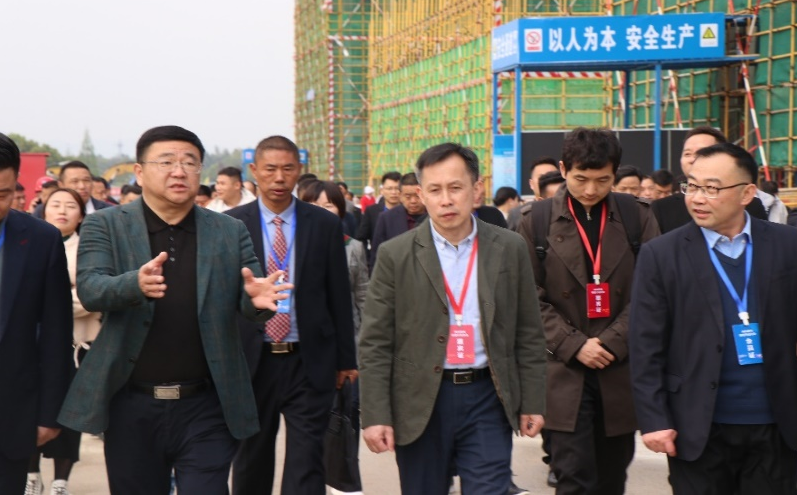 湖北通城縣研磨行業(yè)協(xié)會(huì)成立暨第一次會(huì)員大會(huì)隆重舉行